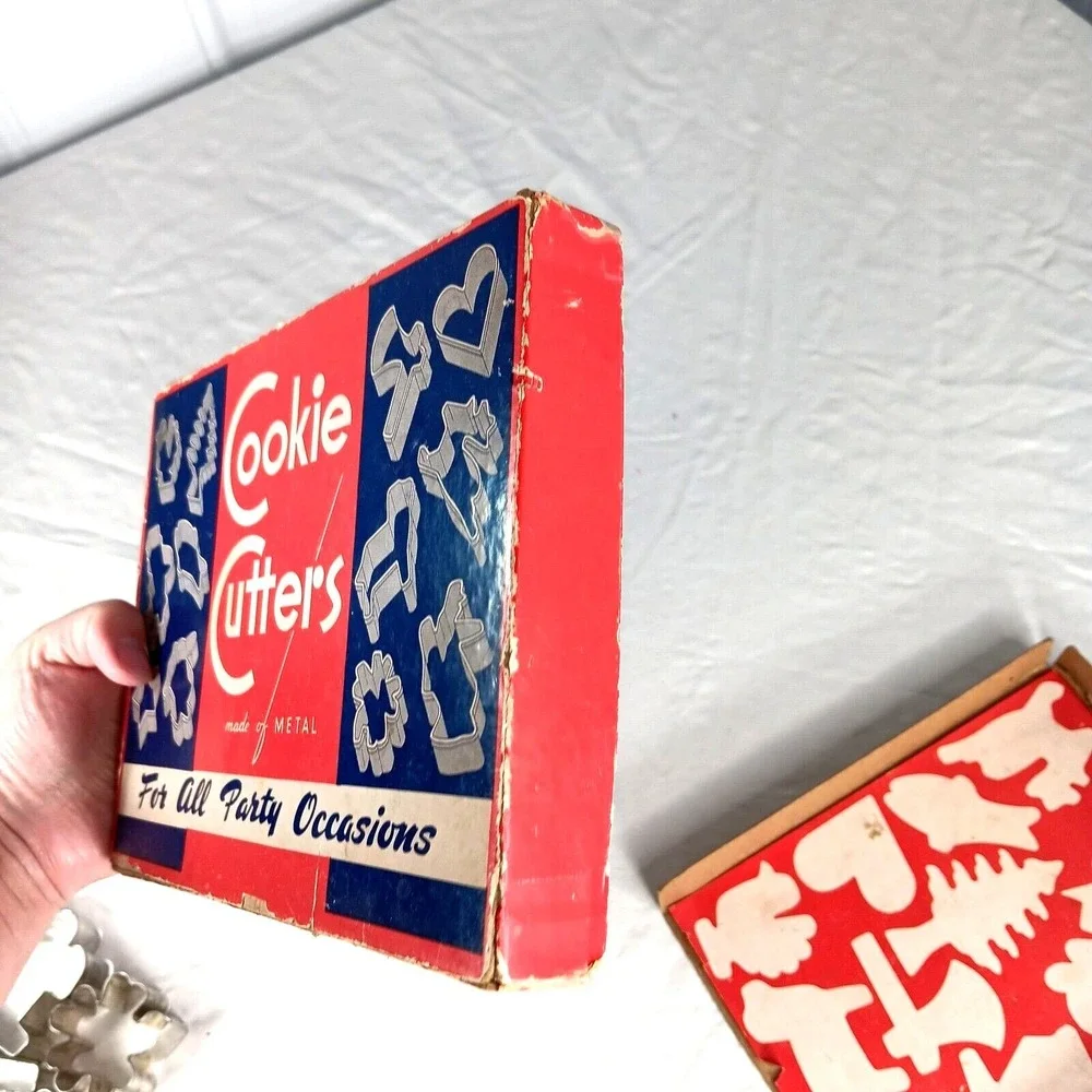 VTG Metal Cookie Cutters Original Box 10 Pc Tin Baking Set Retro Kitchen Decor‎